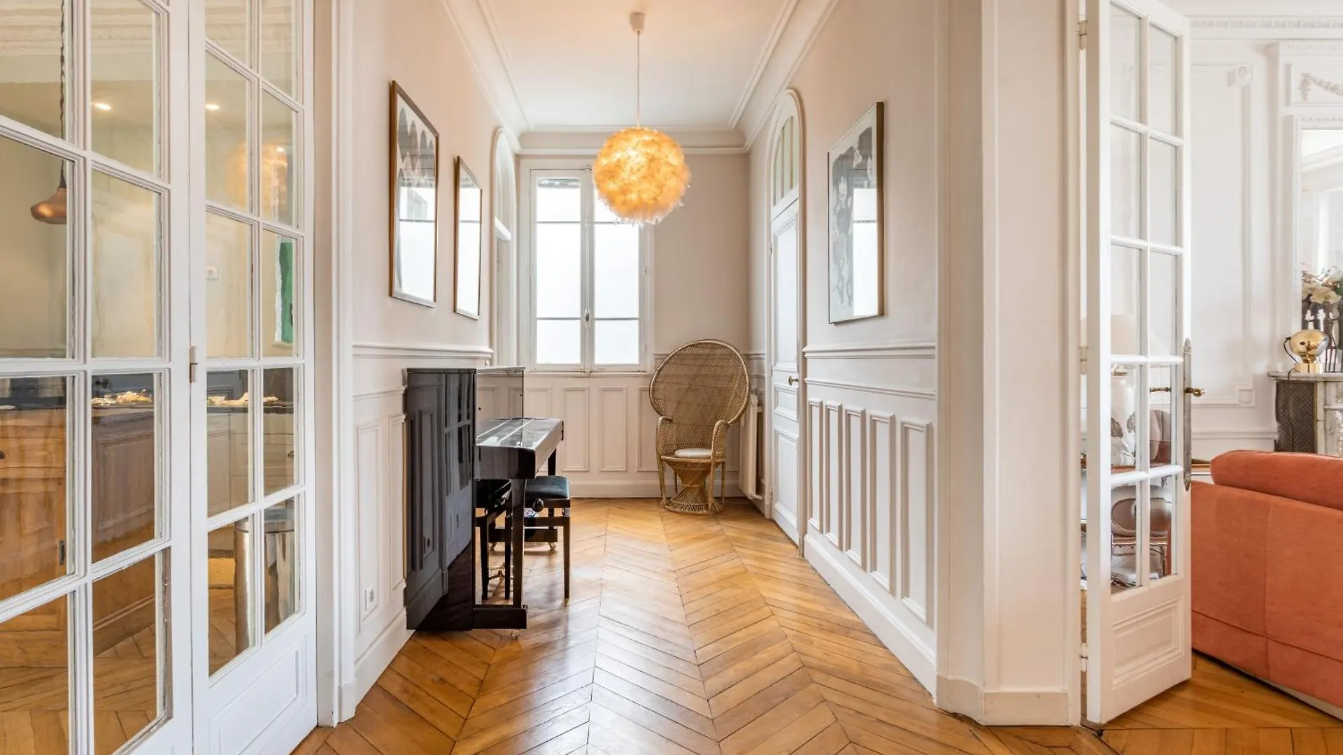 Luxurious Traditional French Style Near Eiffel Tower Paris