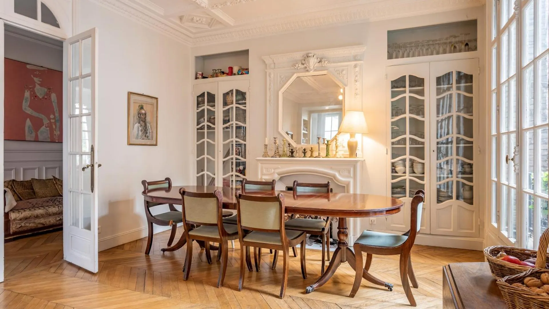 Luxurious Traditional French Style Near Eiffel Tower Paris Lägenhet